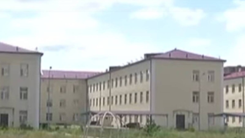 Қарағандыда ерекше балаларға салынған жаңа мектеп қирап жатыр.
