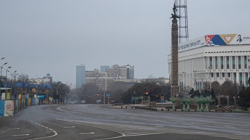 Алматы көшелері қаңырап бос қалды (фото).