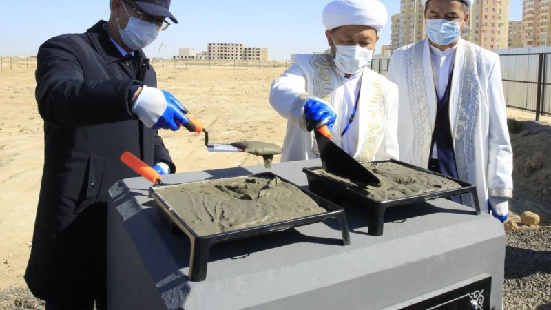 АҚТАУДА ЖАҢА МЕШІТТІҢ ІРГЕТАСЫ ҚАЛАНДЫ.