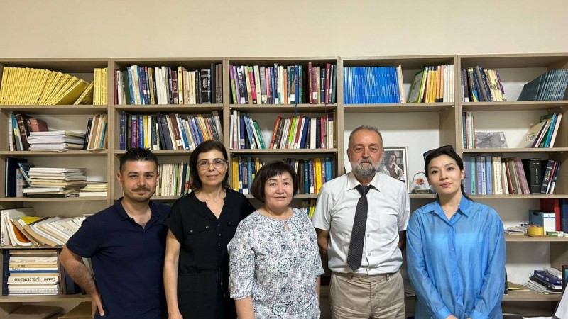 Шеттілдік термин модельдерін қазақ тілінің заңдылықтарына сәйкес игерудің автоматтандырылған жүйесі.