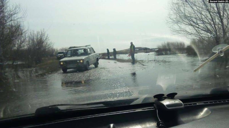 Қар суы: Қарағанды облысында бөгет жарылып кете ме деп тұрғындар қорқып отыр.