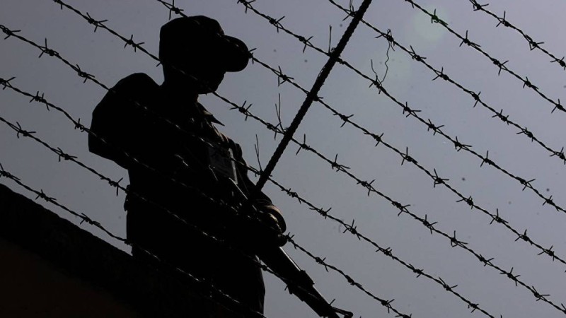 Қарағанды облысында бір сарбаздың басына оқ тиіп қаза тапқан.