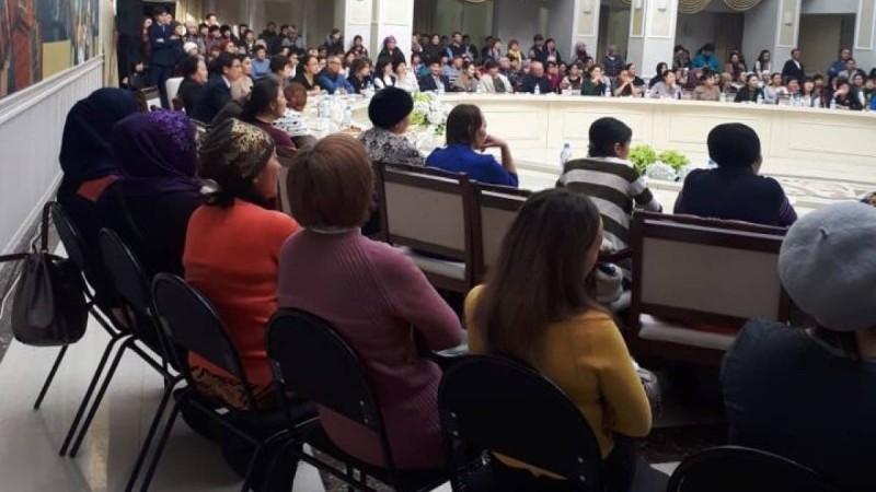 Көп балалы аналар: демократиясы жоқ елде демографияны дамытуды сұрап отырсыздар.