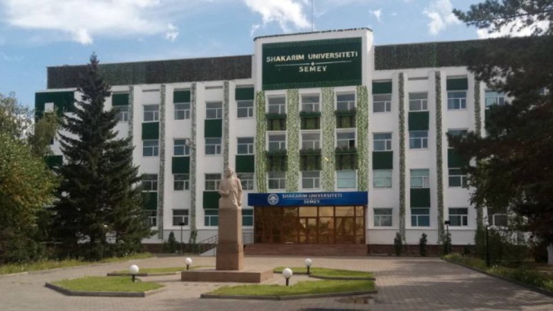 Ректордың люкс кабинеті қызу талқыға түсті (видео).