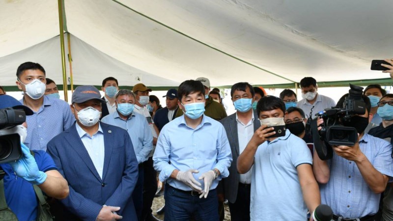 Байбек Назарбаевтың сәлемін жеткізгеніне мақтаралдықтардан бата алды.