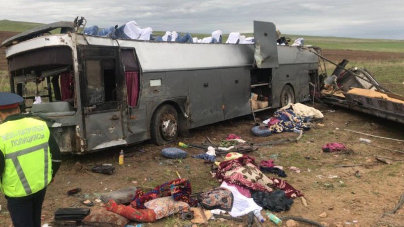 Қордайда автобус жол апатына ұшырап 11 адам қаза тапты.