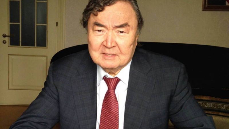 Олжас Сүлейменов мұражай директоры болды.