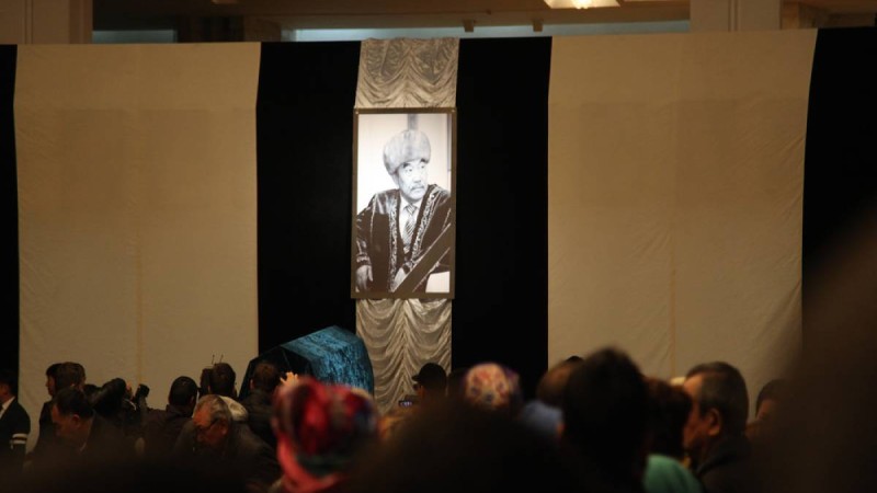 Алматыда Шерхан Мұртазаны ақтық сапарға шығарып салды (фото).