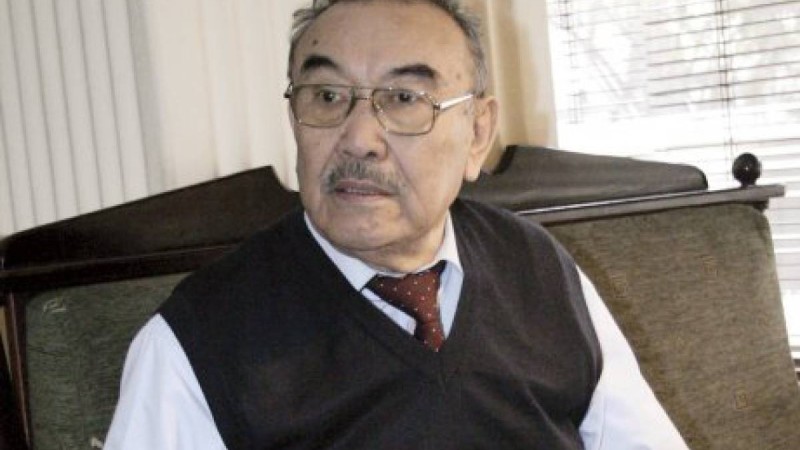 Шерхан Мұртаза дүниеден озды.