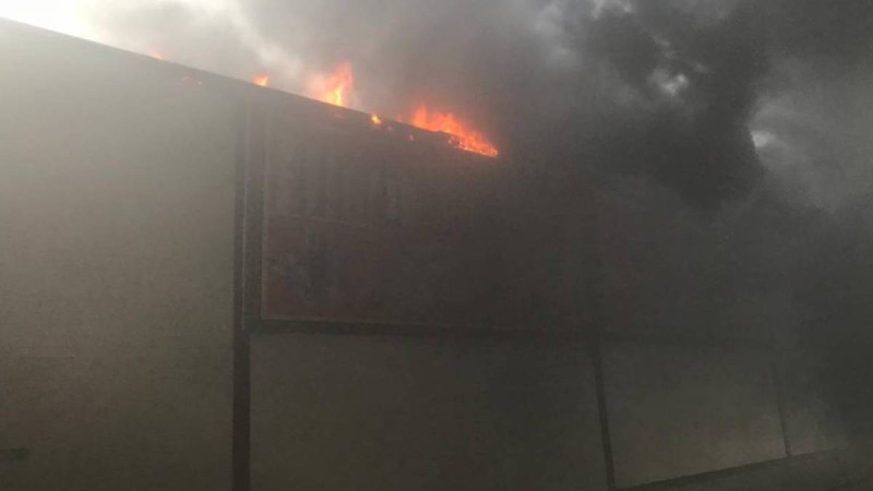 Ақтауда базардың 750 шаршы метрі өртеніп кетті (видео).