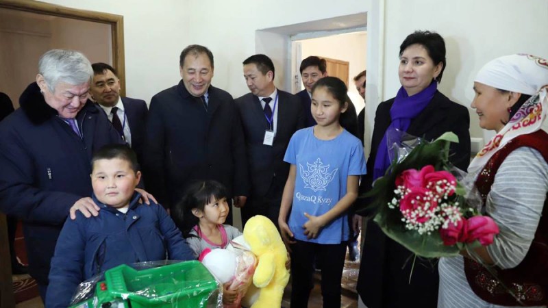 Үкімет адамдары Жаңаөзенге барды.