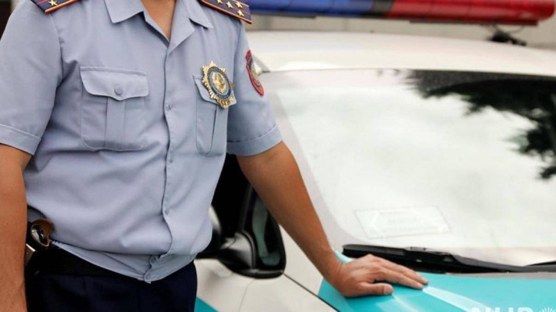 Пенжім: 30-ға жуық адам жиналып, үйлердің әйнектерін, бірнеше автокөлікті сындырған.