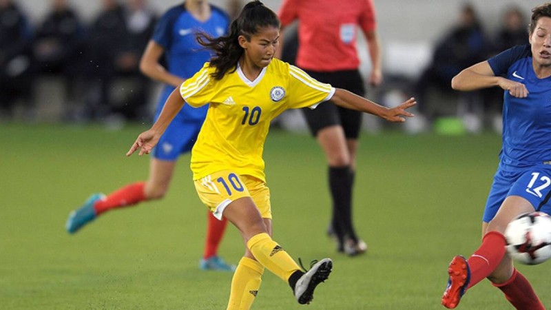 Туған жерге ту тіккен футболшы қыз Бәтиә Багулли.