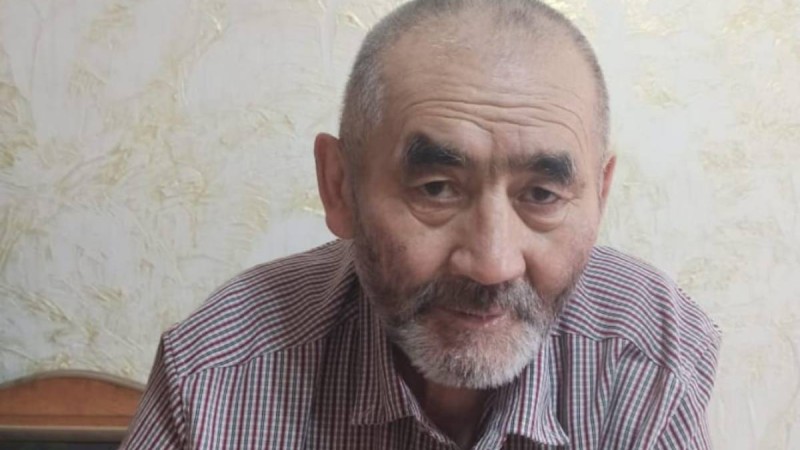 Қарасай ауруханасы 70 жастағы қарияны далаға қуып шықты.