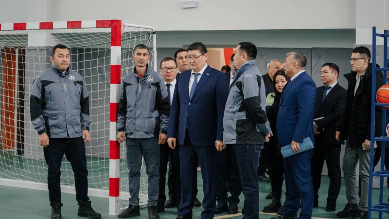 Берік Уәли «Жайлы мектеп» бағдарламасымен салынып жатқан мектептердің құрылысын сынға алды.
