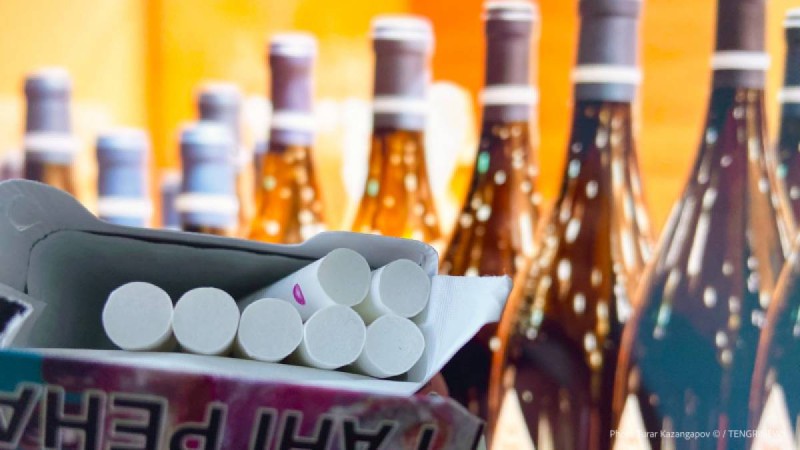 Енді Қазақстанда алкоголь мен темекі алу үшін құжат көрсету міндеттеледі.