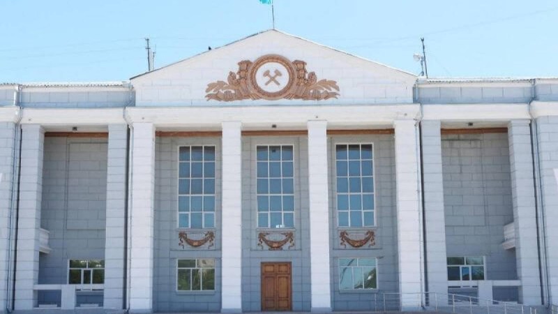 Мәдениет министрлігі орақ пен балғаны қимай жүр.