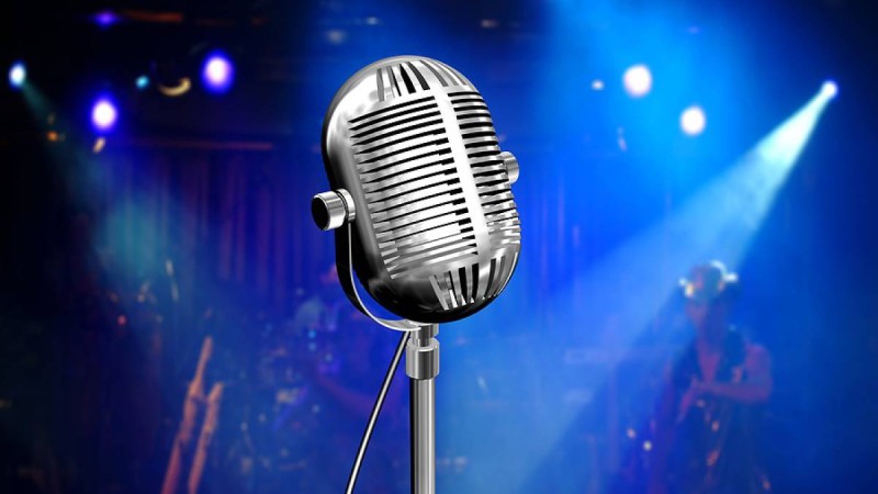 Әншілер фонограммамен ән айтатын болса, көрерменге ескертуге міндетті.