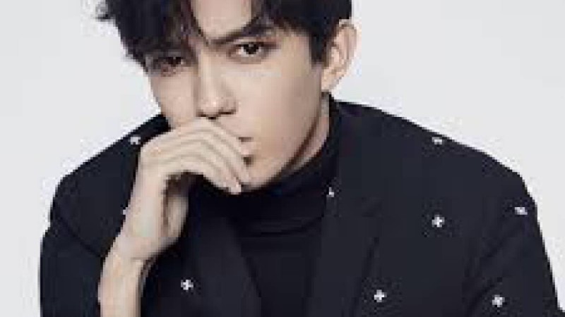 Димаш Құдайберген оқулыққа енді.