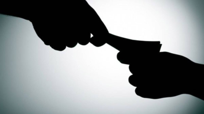 Пара алғаны үшін 42 млн. теңгеге айыппұл салынған басшы сот үкімін орындамағыны үшін бас бостандығынан айырылды.