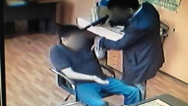 Кәсіпкерден 27 миллион теңге және «Mercedes Gelandewagen» автокөлігін қорқытып алмақшы болған.