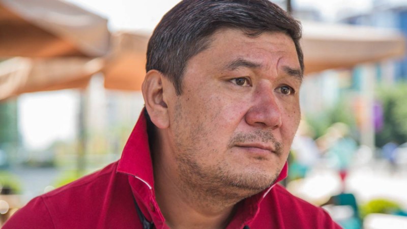 Арман Шораевты Алматыға әкеле жатыр.