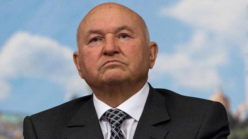 Лужков: Астана атауының ауысуын халық шешуі керек және ол өте қымбатқа түседі.