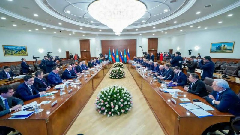 Қазақстан мен Ресей жүк тасымалы үшін жаңа жолдар салуда.