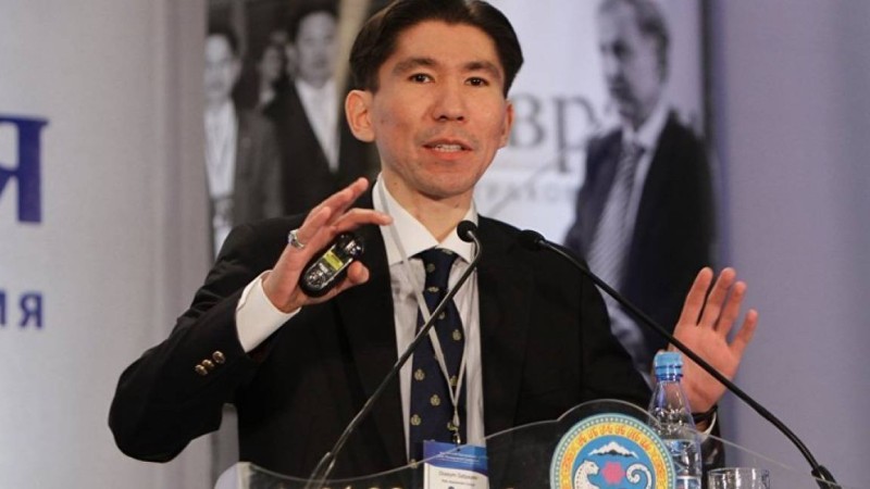 Досым Сәтпаев үкіметтің отставкасы туралы пікір білдірді.