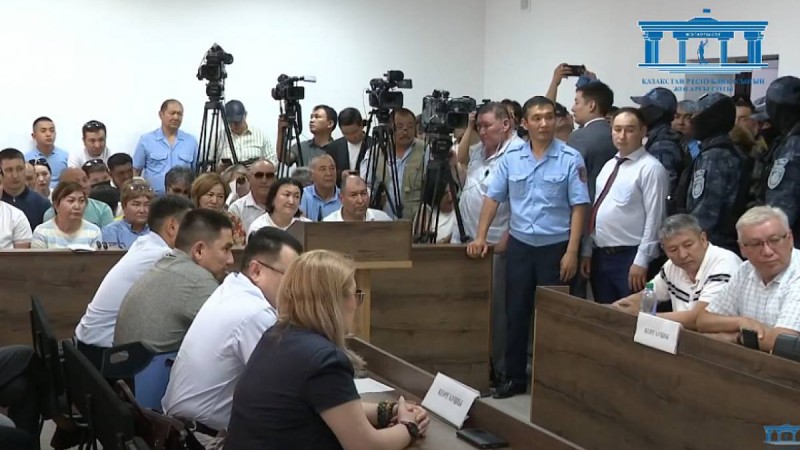 Шерзат Полат ісі бойынша сотталған адамның туысы соттағы тәртіпсіздігі үшін жазаланды.