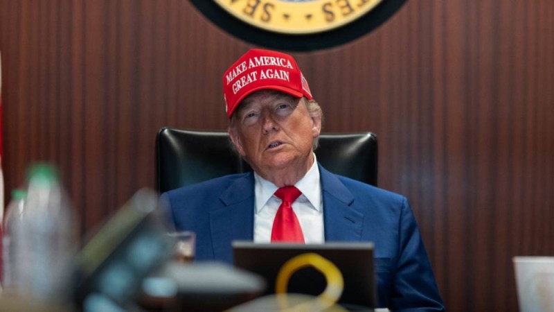 Трамп БРИКС-ті қолдайтын елдерге қосымша баж салығын енгізетінін жариялады.