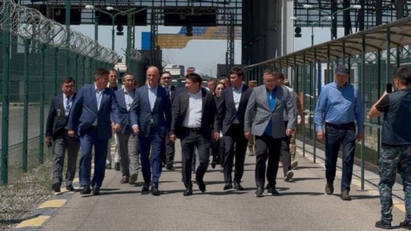 Роман Скляр «Нұр Жолы» өткізу бекетінің жаңғыртылу барысын тексерді.