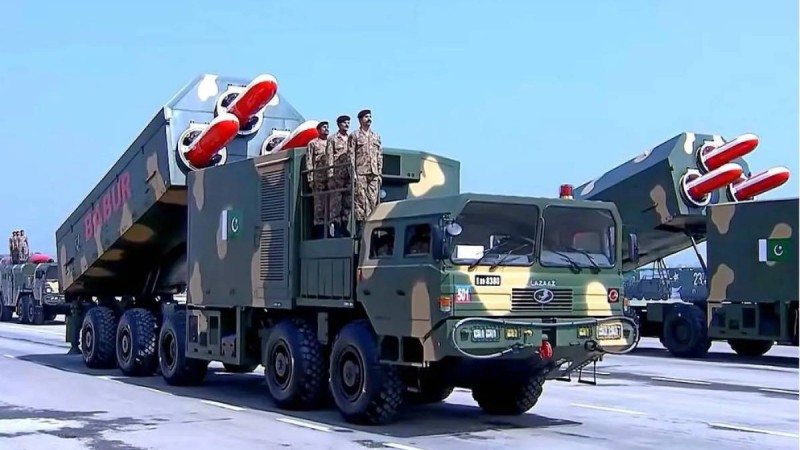 Жағдай шиеленісті: Үндістан мен Пәкістан бір-біріне соққы жасады.