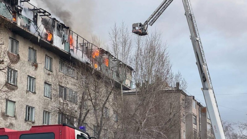 Елордада жатақхана өртке оранды.
