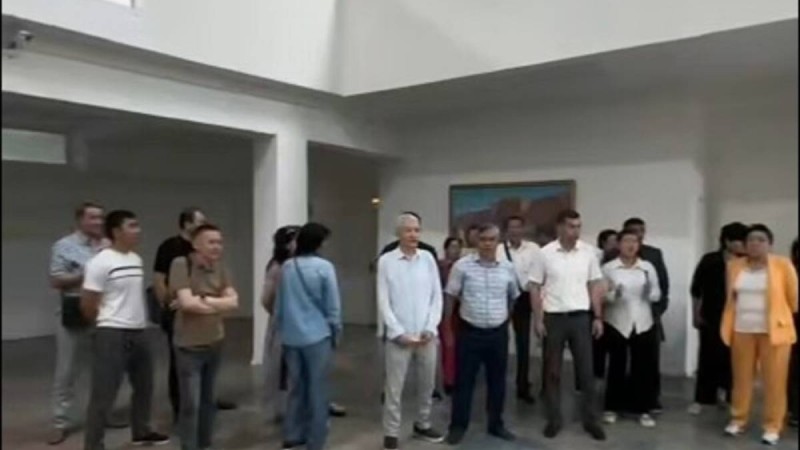 Таразда Су шаруашылығы университетінің оқытушылары наразылыққа шықты.
