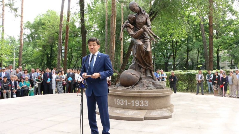 Алматыда ашаршылық құрбандарын еске алуға арналған бейбіт шеру өте ме?.