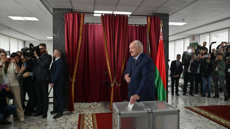 Экзитпол: Лукашенко 87,6% дауыс жинап, жеңіске жетті.