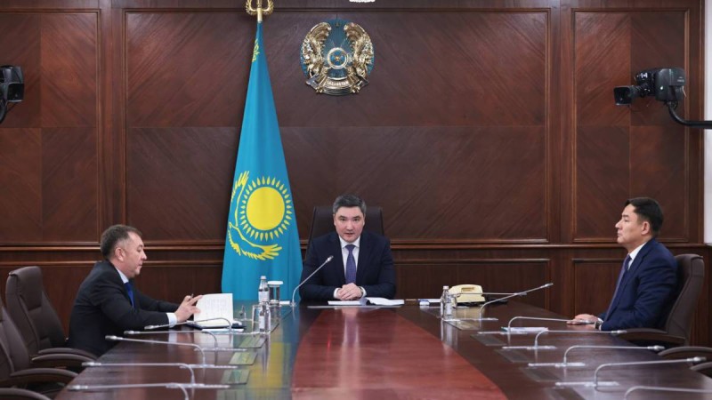 Олжас Бектенов жаңа әділет министрін таныстырды.