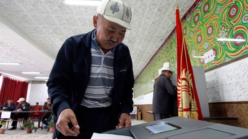 Қырғызстан: Парламент пен президент сайлауының уақыты белгілі болды.