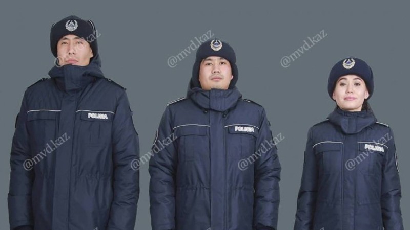 Полицейлер жаңа формасын халықтың талқылауына ұсынды.
