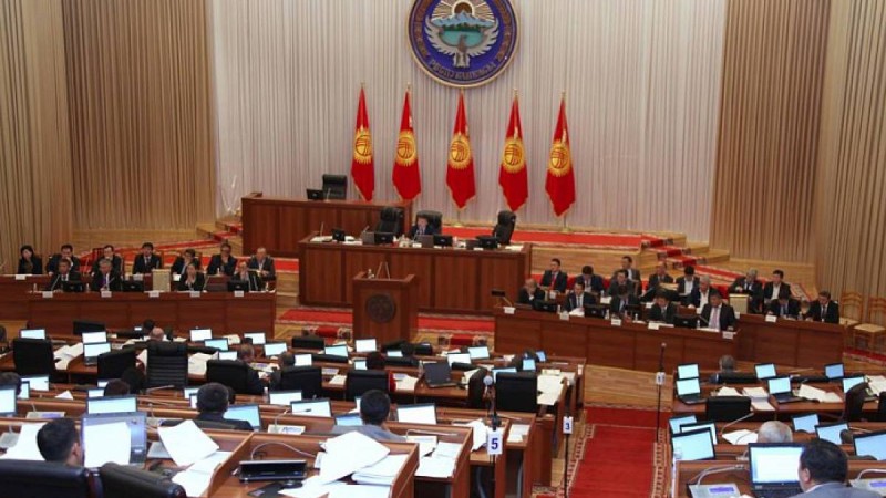 Өзгерген заң. Алмазбек Атамбаев қылмыстық жауапкершілікке тартыла ма?.