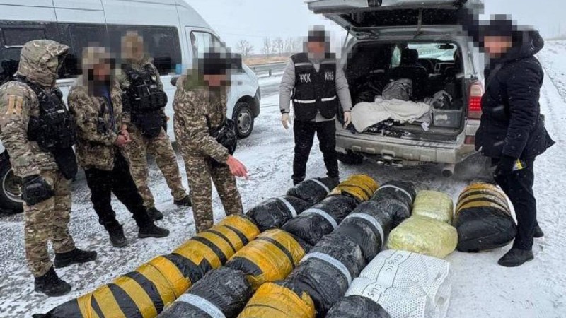 Оңтүстіктен Астанаға есірткі жеткізбек болғандар ұсталды.