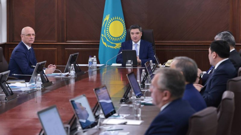 Олжас Бектенов: Проблемалық мәселелер туралы көбірек айтуымыз керек.