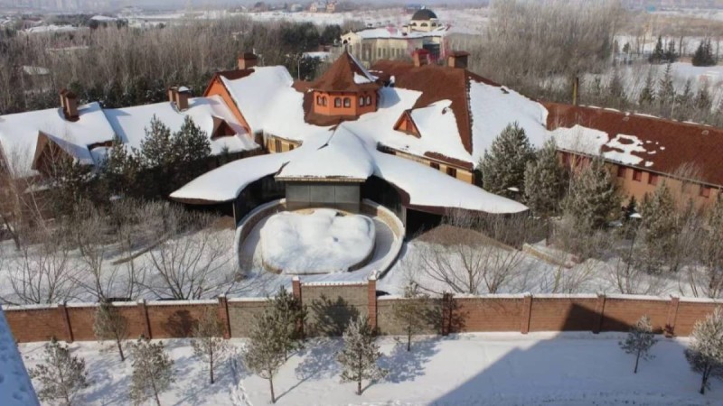 Карим Мәсімовтің зәулім сарайы қайта саудаға қойылды — бағасы 300 миллион теңгеге төмендеді.