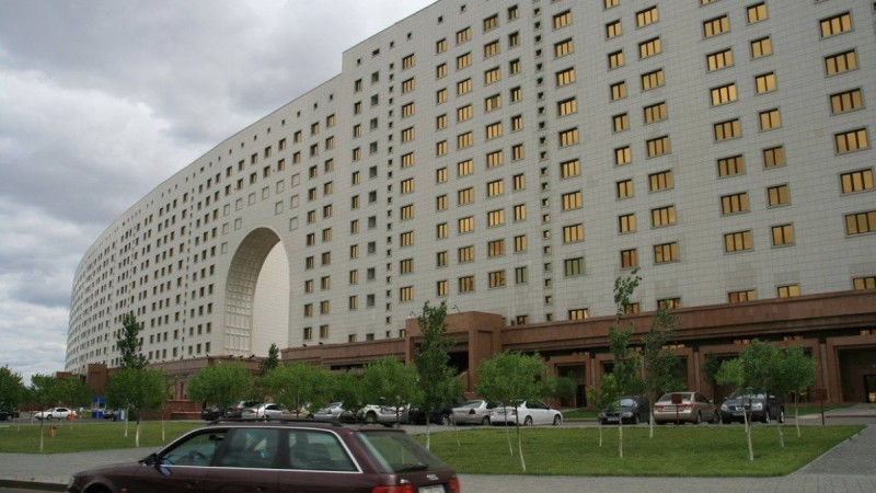 Екі министрліктің жауапты хатшылары қызметтерінен босатылды.