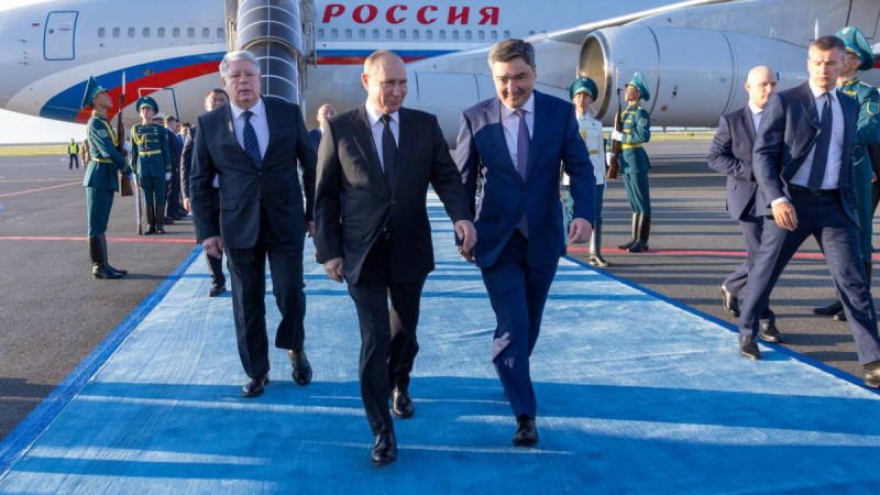 Владимир Путин ШЫҰ саммитіне қатысу үшін Астанаға келді.