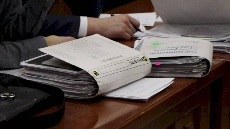 Тараз әкімдігінің қызметкерлері тәркіленген коммерциялық жылжымайтын мүлікті заңсыз шығарып алған.