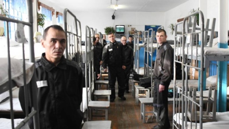 Түрмелер толып кетті. Қазақстан сотталғандарды қайда жіберерін білмей жатыр.