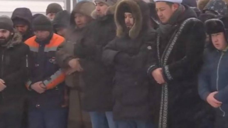 Астанада өрттен қаза болған бес баланы жерледі.