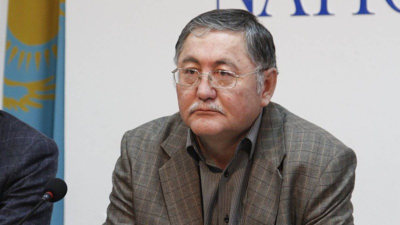 Полиция күшпен ұстап әкеткен Рысбек Сәрсенбайұлы жан сақтауға бөліміне түсті.